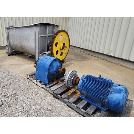 150 cu.ft. Stainless Steel double ribbon blender, 50" W x 10' L x 58" D trough, 460 V., 3-phase, AS IS - Image 4