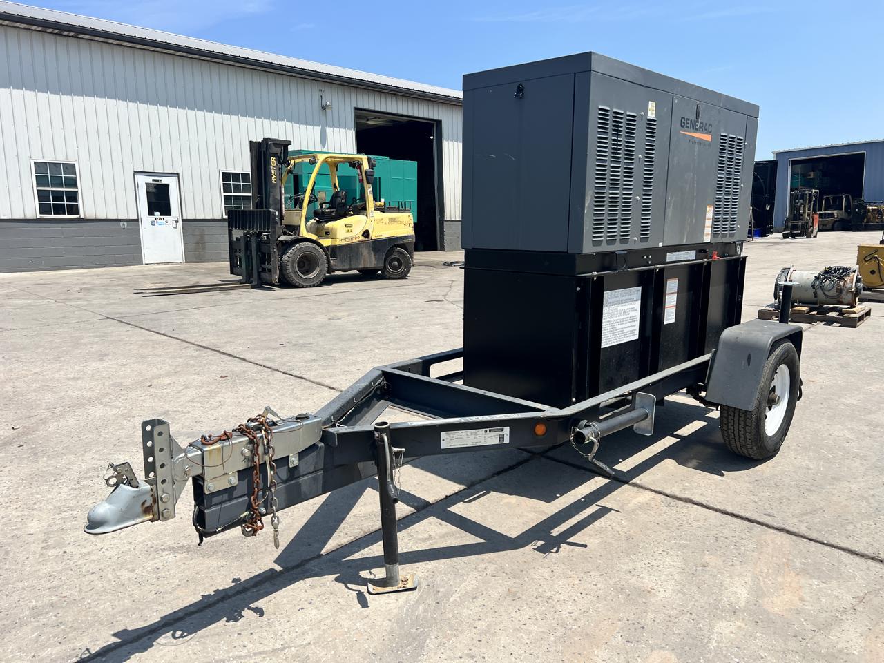 15 KW Generac #G0097440, Diesel Generator Set, 120/240 Volts, 1800 RPM, circuit breaker, sound attenuated - Image 2