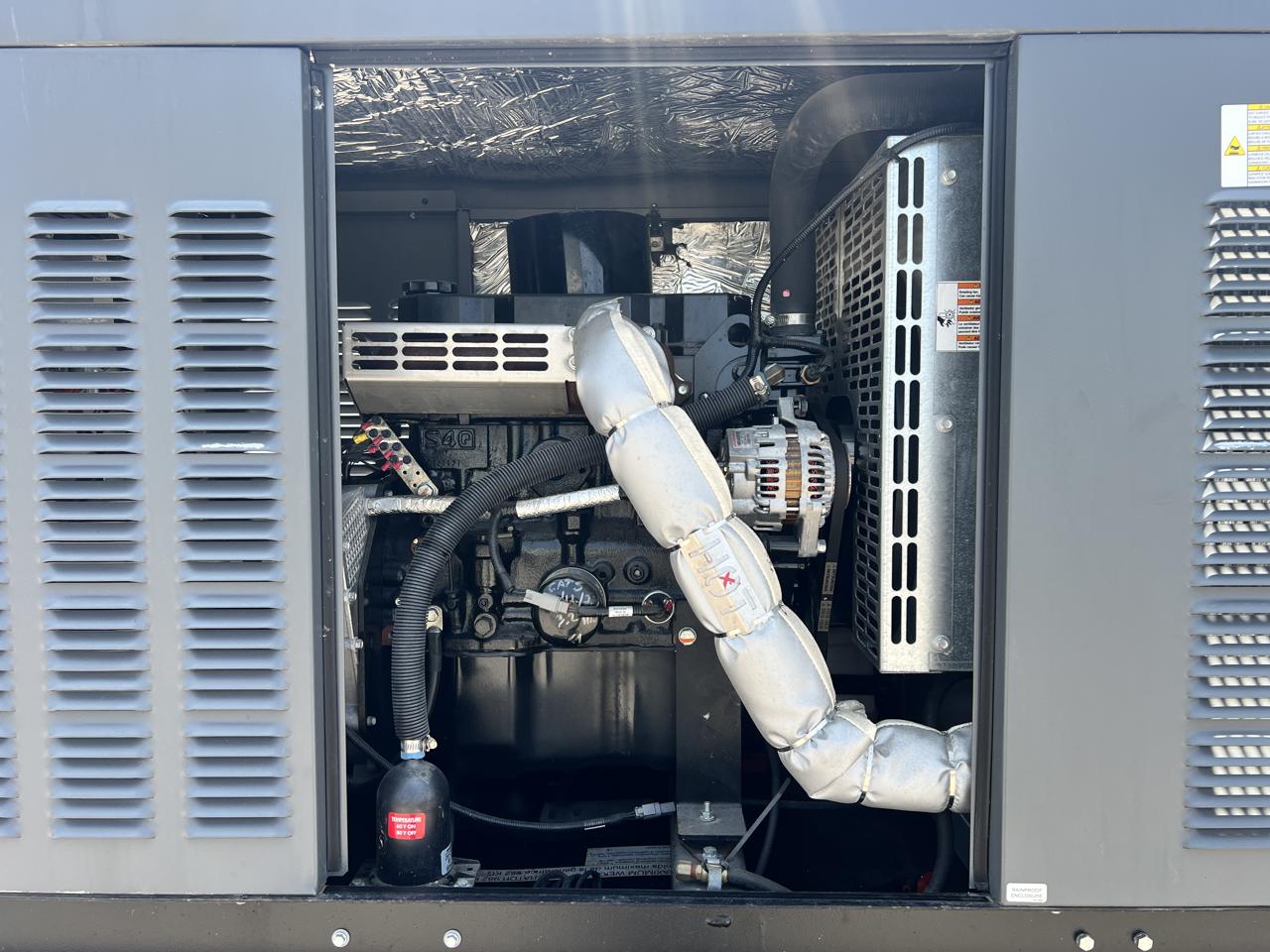 15 KW Generac #G0097440, Diesel Generator Set, 120/240 Volts, 1800 RPM, circuit breaker, sound attenuated - Image 6