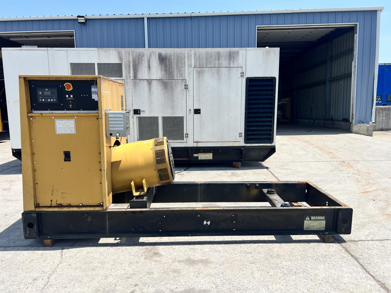 300 KW, 1800 RPM, Caterpillar #SR4, Generator End, 480 Volts, 12 wire, controller, breaker & frame, 3PH, 1550 - Image 1
