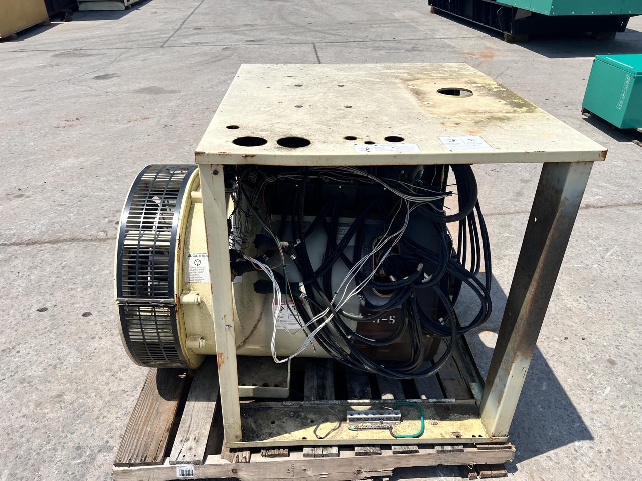 250 KW, 1800 RPM, Kohler #250REOZJD, Generator End, 277/480 Volts, 12 wire, circuit breaker, 3PH, 300 hours - Image 4