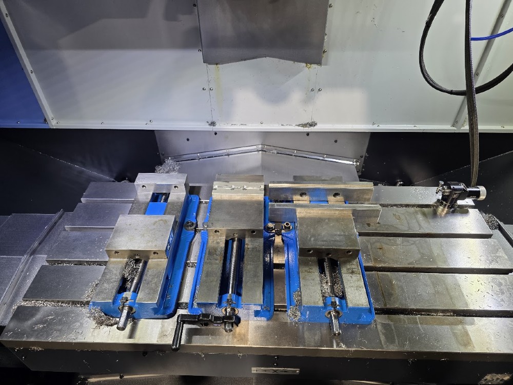 DN Solutions (Doosan) DNM 5700" S Vertical Machining Center, Thru-Spindle Coolant, Probe, Chiller, 40 - Image 3