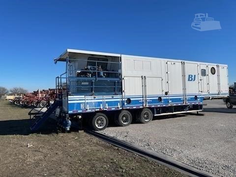 Byron-Jackson #Arctic-Cementer, pump trailer, 400 HP Cummins QSM11, Allison 4700-OFS 7-speed, 2011 - Image 2