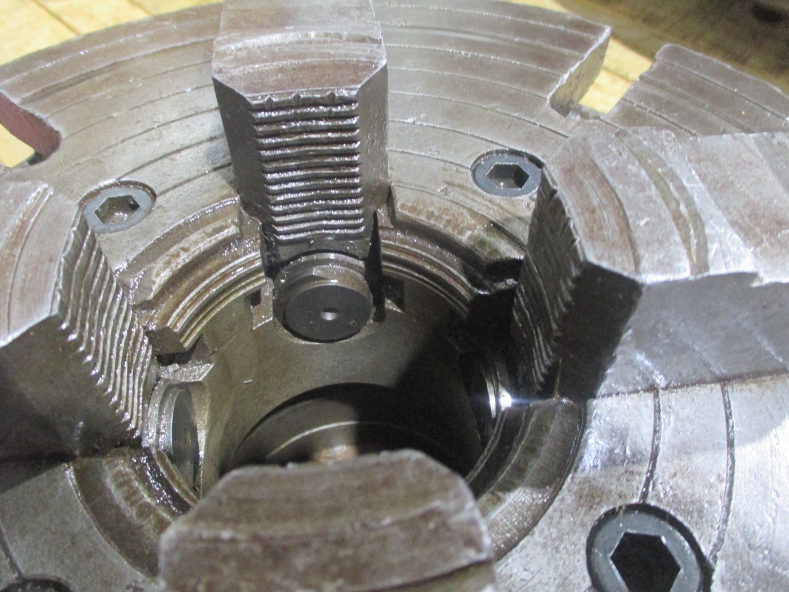 12" Skinner, 4-Jaw Lathe Chuck, L1 back, chuck key - Image 4