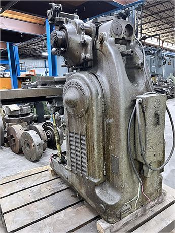 Kearney & Trecker #2CH, plain horizontal mill, 12" x 50" table, #50 taper, 25-1500 RPM, 5 HP, vise, overarm & - Image 6