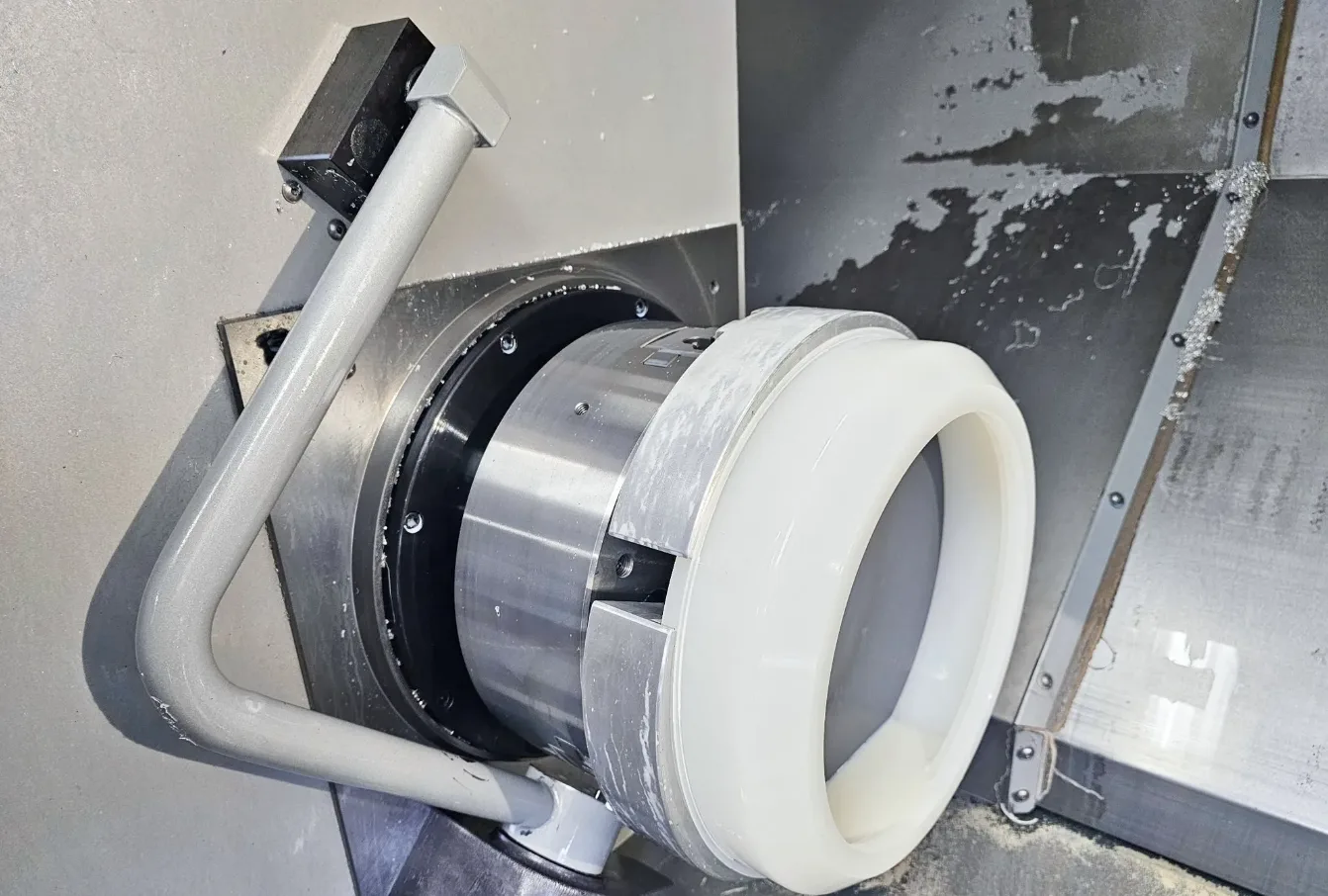 Haas #ST-40, CNC Lathe, 34.5" swing, 44" between centers, 25.5" turning diameter, 15" chuck, 2400 RPM - Image 4