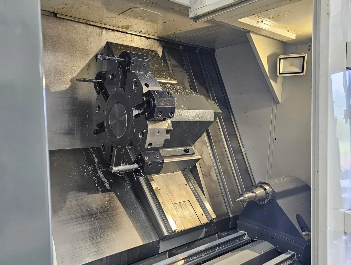Haas #ST-40, CNC Lathe, 34.5" swing, 44" between centers, 25.5" turning diameter, 15" chuck, 2400 RPM - Image 5