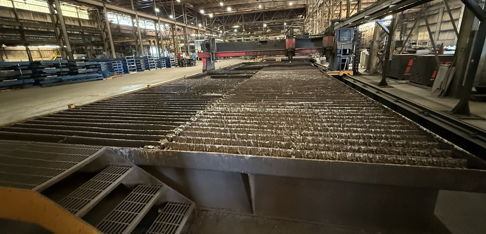 Koike Aronson #VGM-5000, CNC Plasma Gantry Plate Cutting Machine, two 25' x 17' tables, 2" thick max, 2012 - Image 6