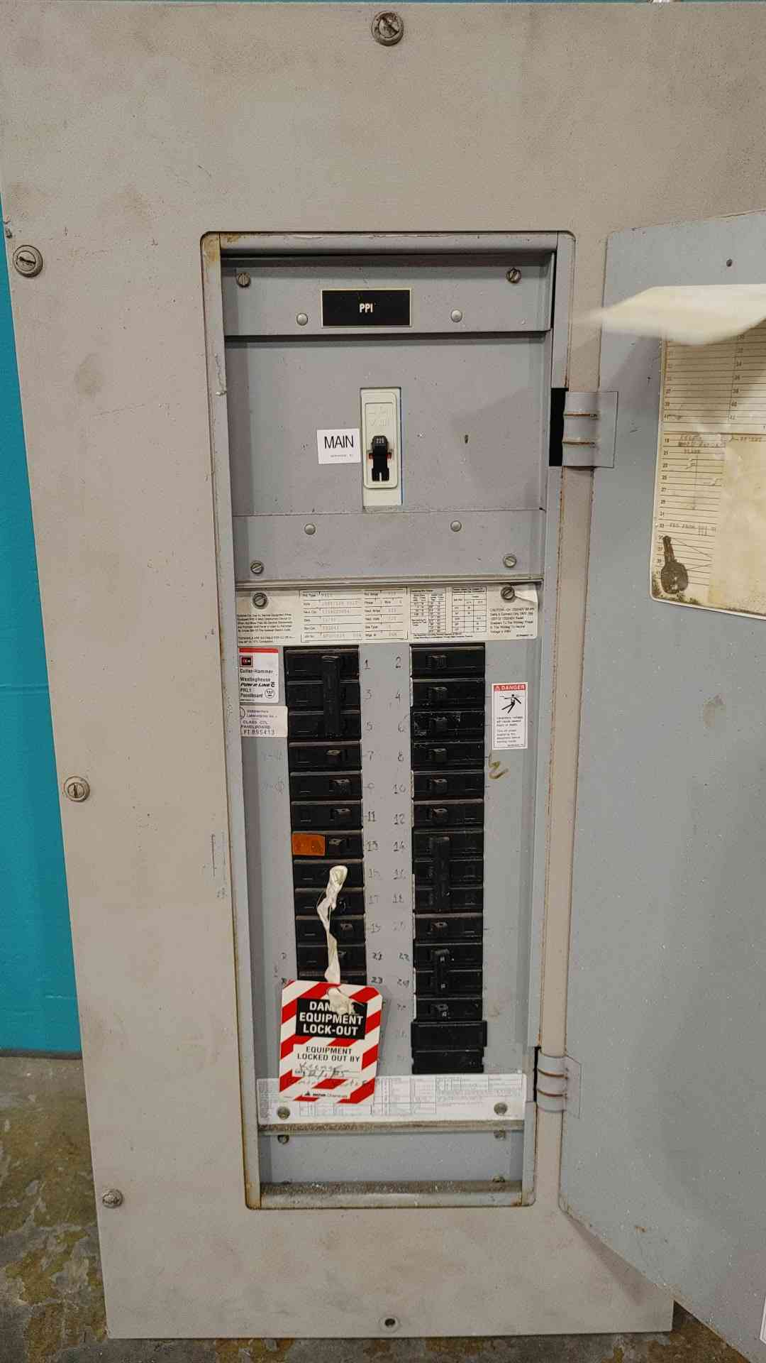 225 Amp. Cutler-Hammer, PRL1, Panelboard, 208Y/120 V, 3 Phase, 225A Main & BAB Breakers - Image 2