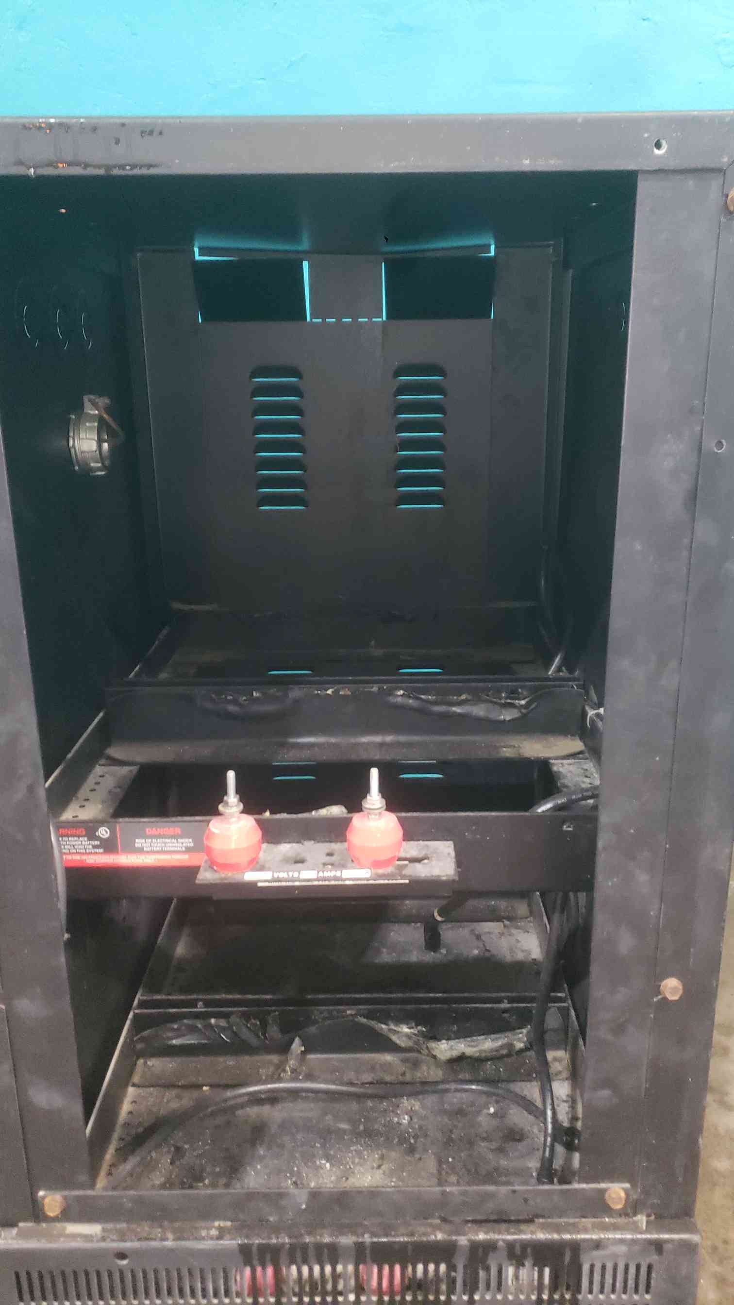 115 Amps. Power Battery Company, 1CR1-10150C-120F-UL, Battery Cabinet Enclosure, 120 V - Image 4