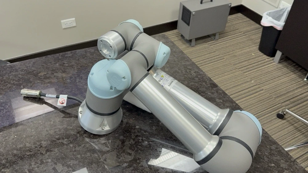 Universal Robots, ur- 5e, Cobot Robot w/ control box & teach pendant, 2021 - Image 3