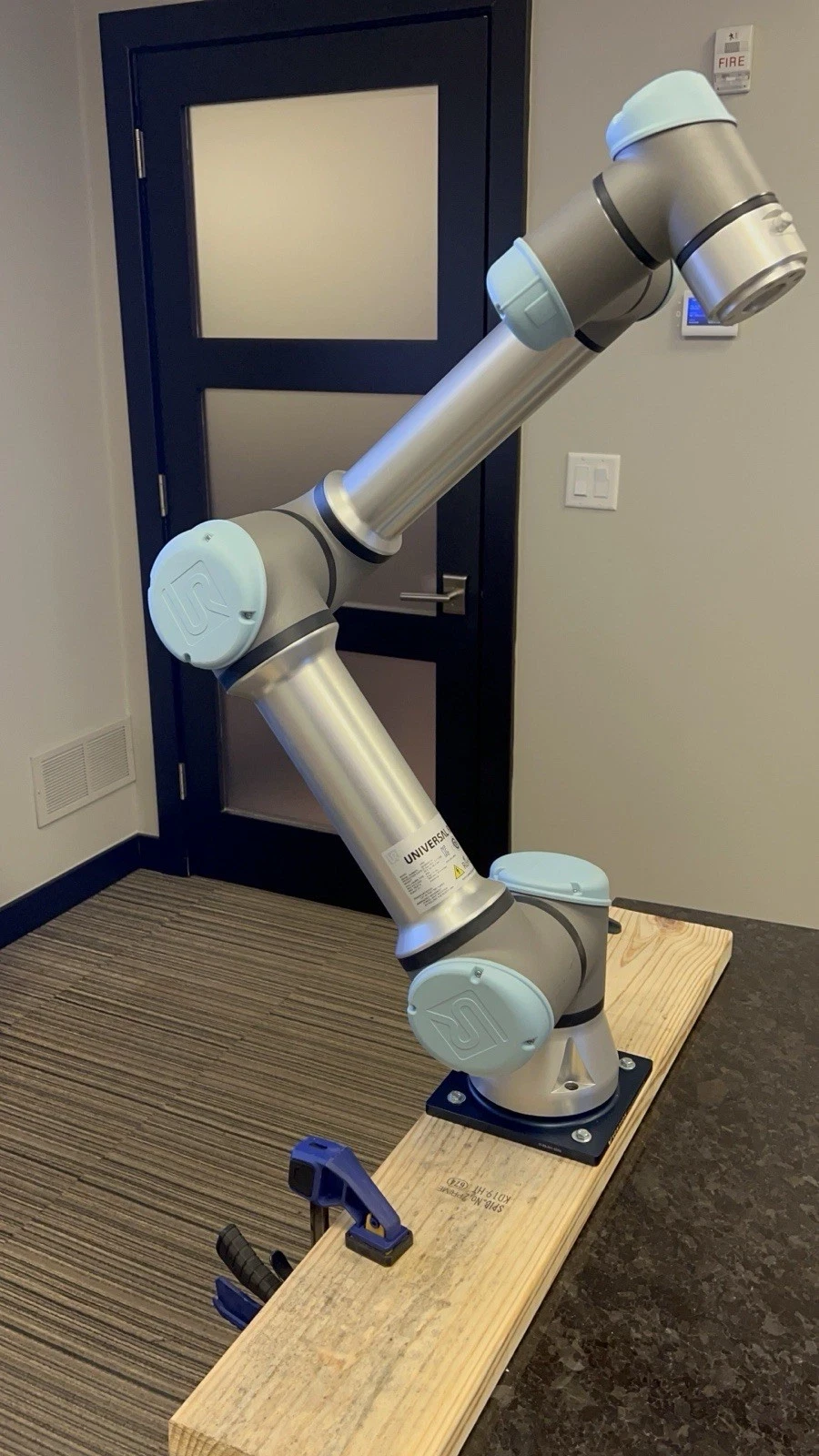 Universal Robots, ur- 5e, Cobot Robot w/ control box & teach pendant, 2021 - Image 10