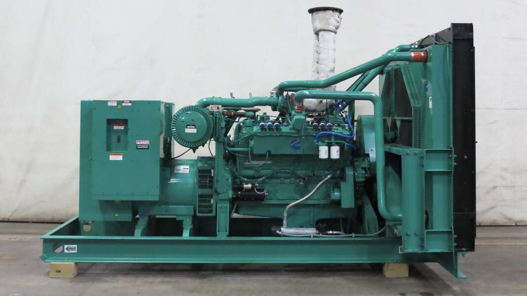 500 KW Cummins #GTA28, Natural gas generator set, 277/480 Volts, 496 hours, 770 HP @ 1800 RPM, weather - Image 1