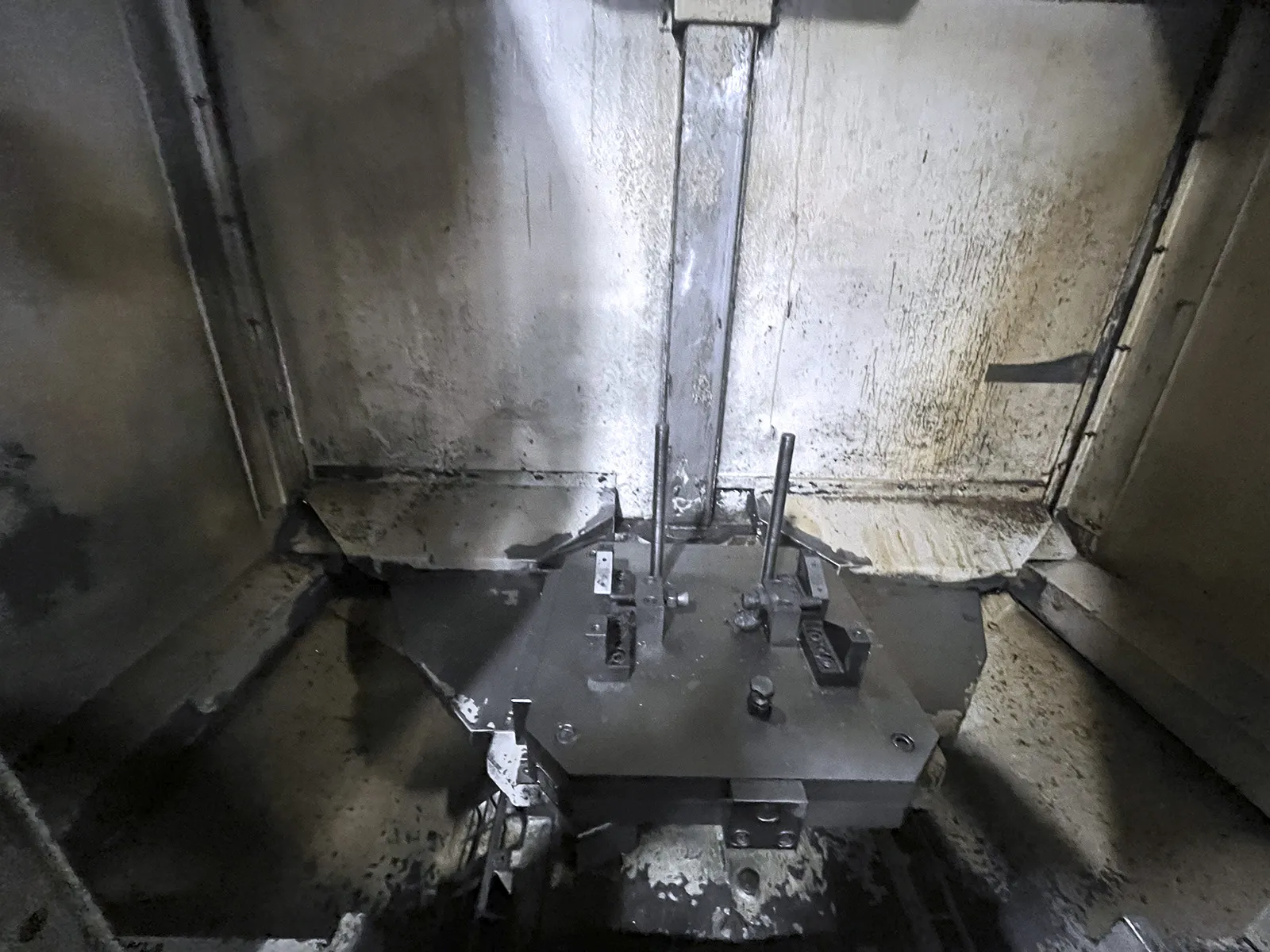 Okuma #MB-5000H, CNC horizontal machining center, 29.9" X, 29.9" Y, 29.9" Z, 15000 RPM, CAT 40, 30 HP, 19.69" - Image 6