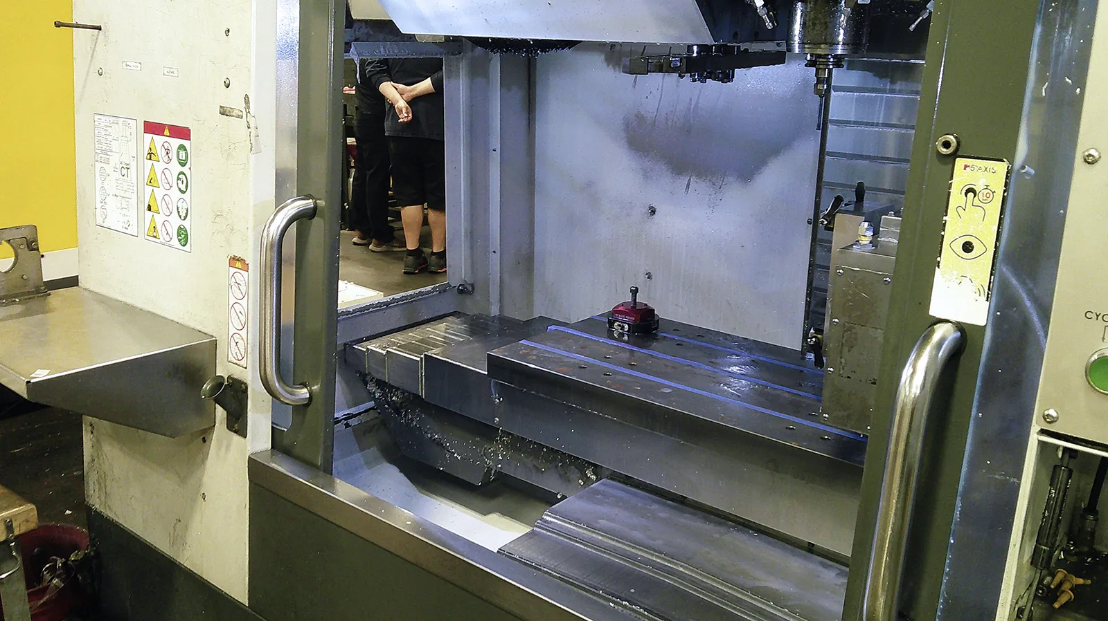 Haas #VF-2SSYT, CNC vertical machining center, 24 automatic tool changer, 30" X, 20" Y, 20" Z, 12000 RPM, CAT - Image 3