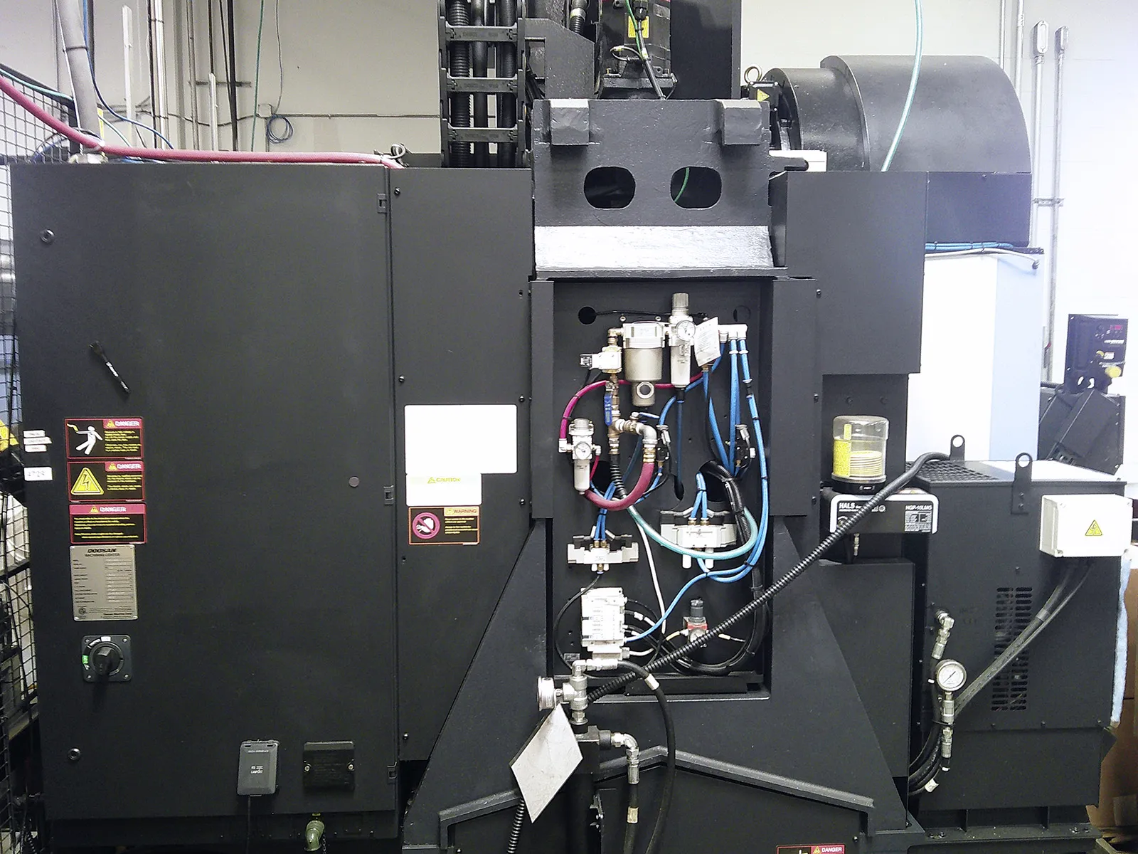 Daewoo Doosan #DNM-4500, CNC vertical machining center, 30 automatic tool changer, 31.5" X, 17.7" Y, 20.1" Z - Image 8