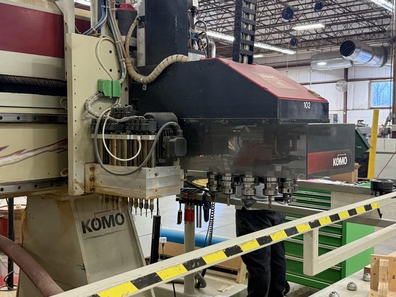 Komo #VR-512-Mach-II, CNC router, 5' x12'tbl., 12 ATC, 24k RPM, HSK-63F, 20 HP, 159" X, 84" Y, 11" Z, 2005 - Image 4