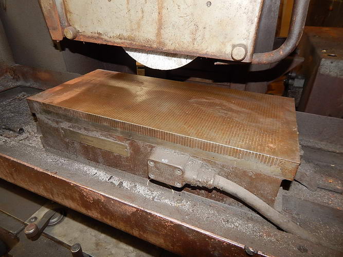 8" x 18" Brown & Sharpe #818, hydraulic surface grinder, 2 HP, coolant, 1977 - Image 2