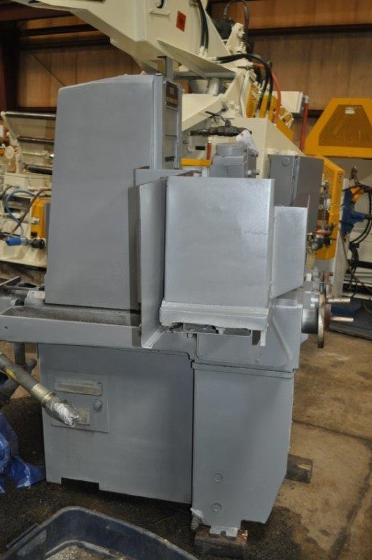 8" x 18" Brown & Sharpe #818, hydraulic surface grinder, 2 HP, coolant, 1977 - Image 10