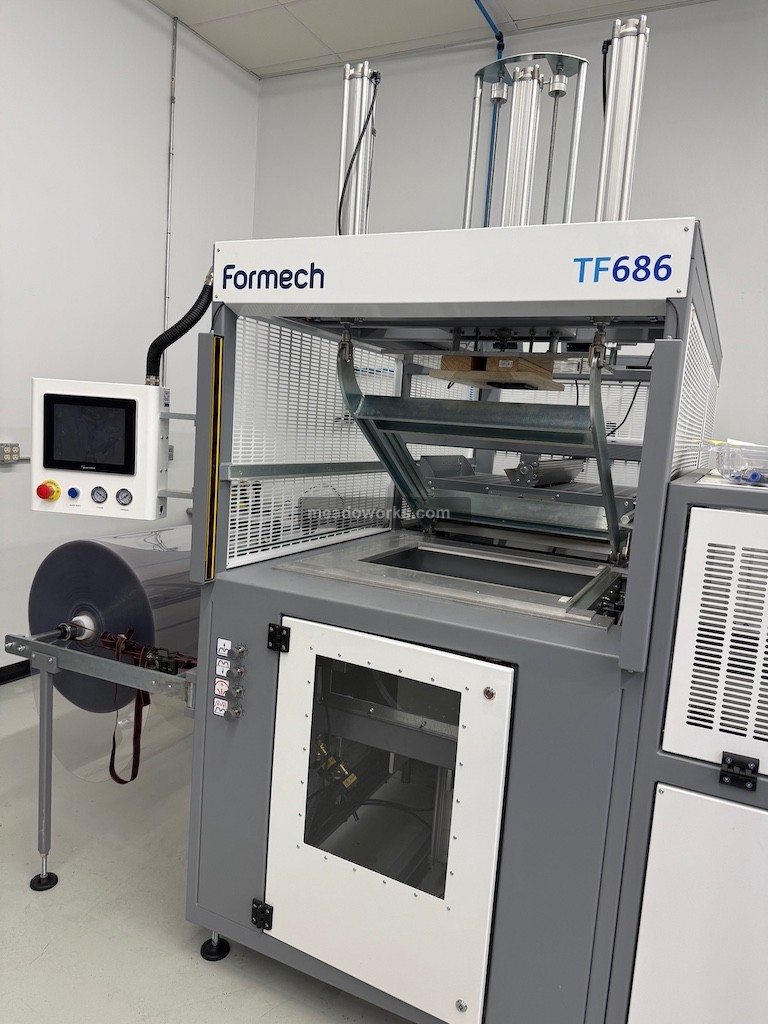 Formtech #TF686, Thermoforming Machine, (9) rolls of MedPet 90 medical grade PET material, Formtech roller - Image 3