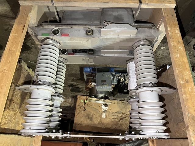 Joslyn, Vacuum Switch - Image 1