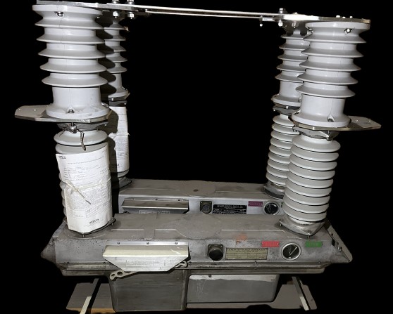 Joslyn #3027X0010-G4, 1 Phase, Vacuum Switch - Image 1