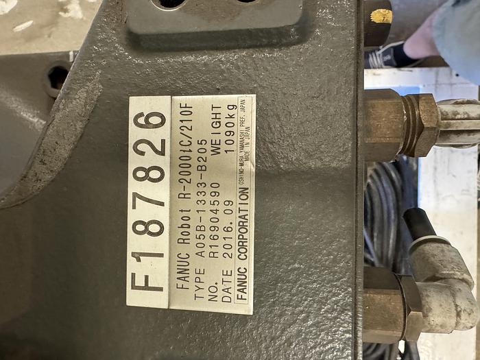 Fanuc, R-2000iC/210F, 6-Axis Articulated Robot, 210 Kg Payload, 2655 mm Reach, R-30iB Controller, 2016 - Image 8