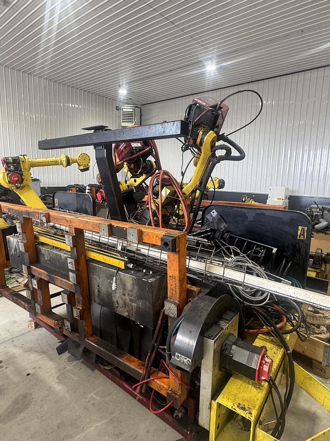 Genesis/Fanuc, ArcMate 100iC/12, 6-Axis Articulated Robot, 12 Kg Payload, 1420 mm Reach, R-30iB Controller - Image 1