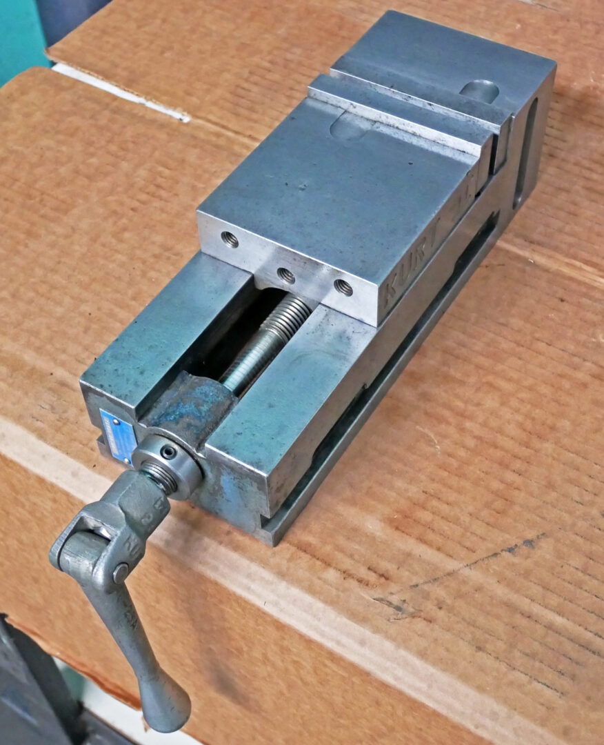 Kurt #PT400, 4" Heavy-Duty Pull-Type Machine Vise, 4" Jaw Width - Image 3