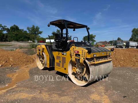 Caterpillar CB66B, 3207 hours, S/N: B6600213, 2017 - Image 4