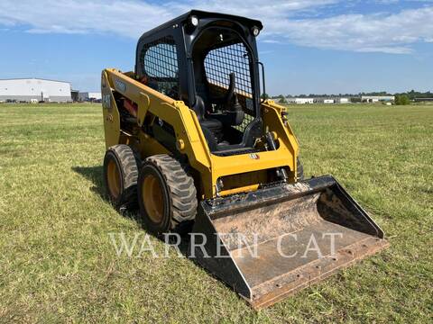 Cat 226D3 C1H1, Skid Steer Loader, 70 hours, S/N: EK503754, 2025 - Image 2