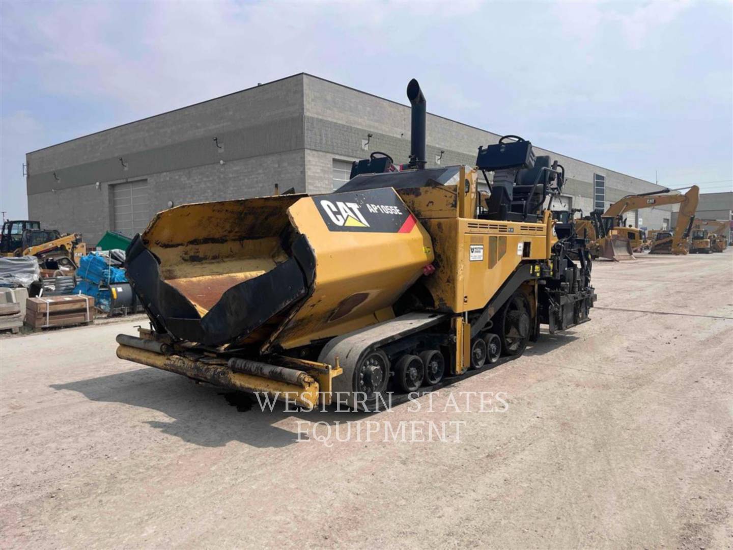Caterpillar AP1055E, Asphalt Paver, 4230 hours, S/N: TJF00301, 2013 - Image 4