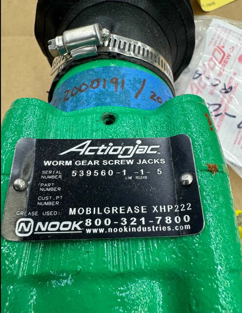 Actionjac Worm Gear Screw Jack, Cast Iron Body, Mobilgrease XHP222 Fill, S/N 539560-1-1-5 - Image 4