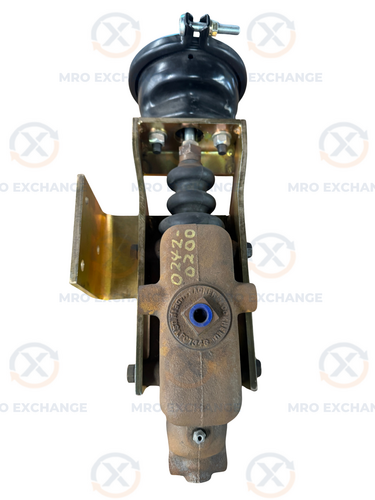 Haldex #A840, Air Over Hydraulic Brake Actuator Assembly, SC12 Type 12 Chamber, Cast Iron Master Cylinder - Image 1