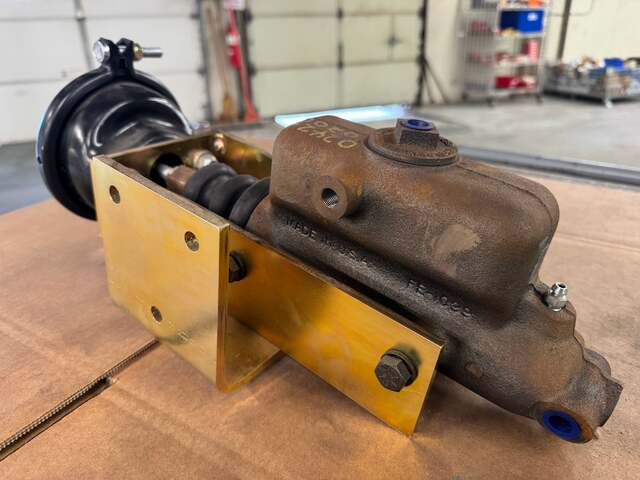 Haldex #A840, Air Over Hydraulic Brake Actuator Assembly, SC12 Type 12 Chamber, Cast Iron Master Cylinder - Image 4