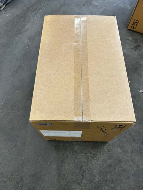 1.45 kW B & R #8LSA44.DB030S200-3, Synchronous Servo Motor, 4.62 Nm Torque, 400 Volts, 2.8 Amps, IP64, w/ - Image 4