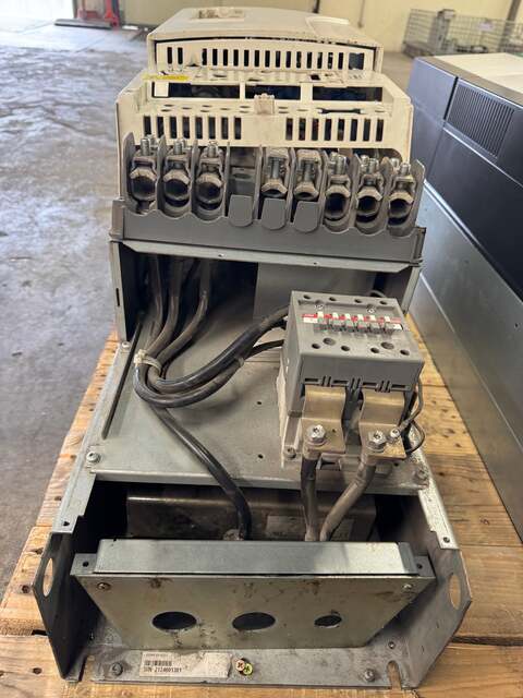 90 kW ABB #ACS800-U11-0120-5, acs800 regenerative line supply uni, w/ AE50-40 4 Pole Contactor - Image 3