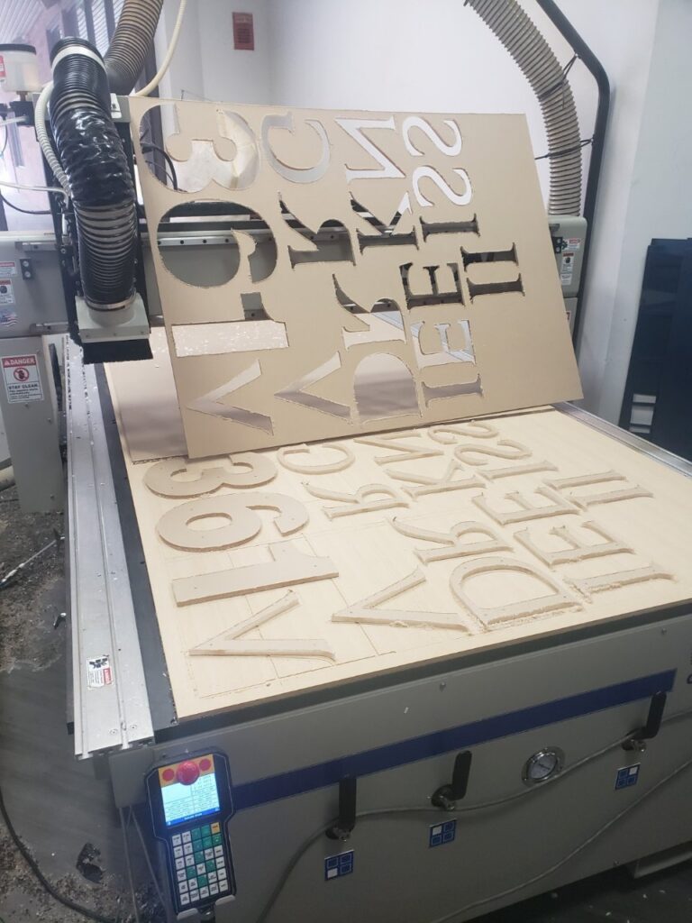 Vision #VR48, CNC router with Becker vacuum pump, 4' x 8', 48" X, 96" Y, 12" Z, 3 HP, vacuum table - Image 4