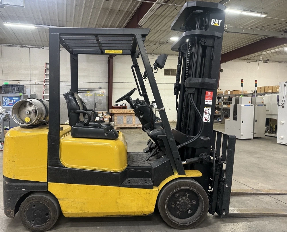 6000 lb. Caterpillar #GC30K, propane forklift, cushion tires, 3 stage, 130" lift height, 2000 - Image 5