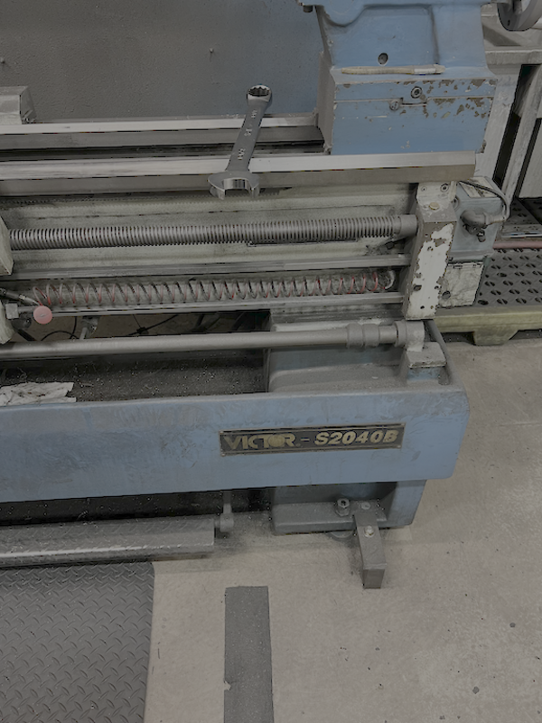 20"/28" x 40" Victor #S2040B, precision high speed gap type engine lathe, 16" face plate, hardened & ground - Image 4
