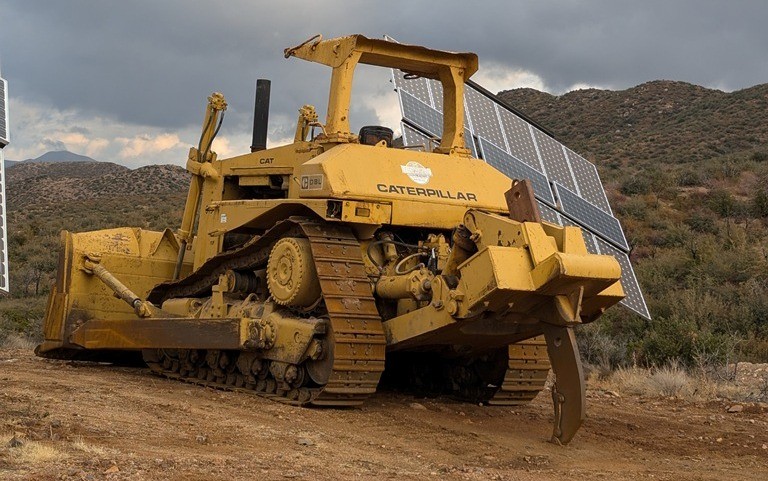 Caterpillar #D8L, Crawler Dozer, refurbished, 1983 - Image 3