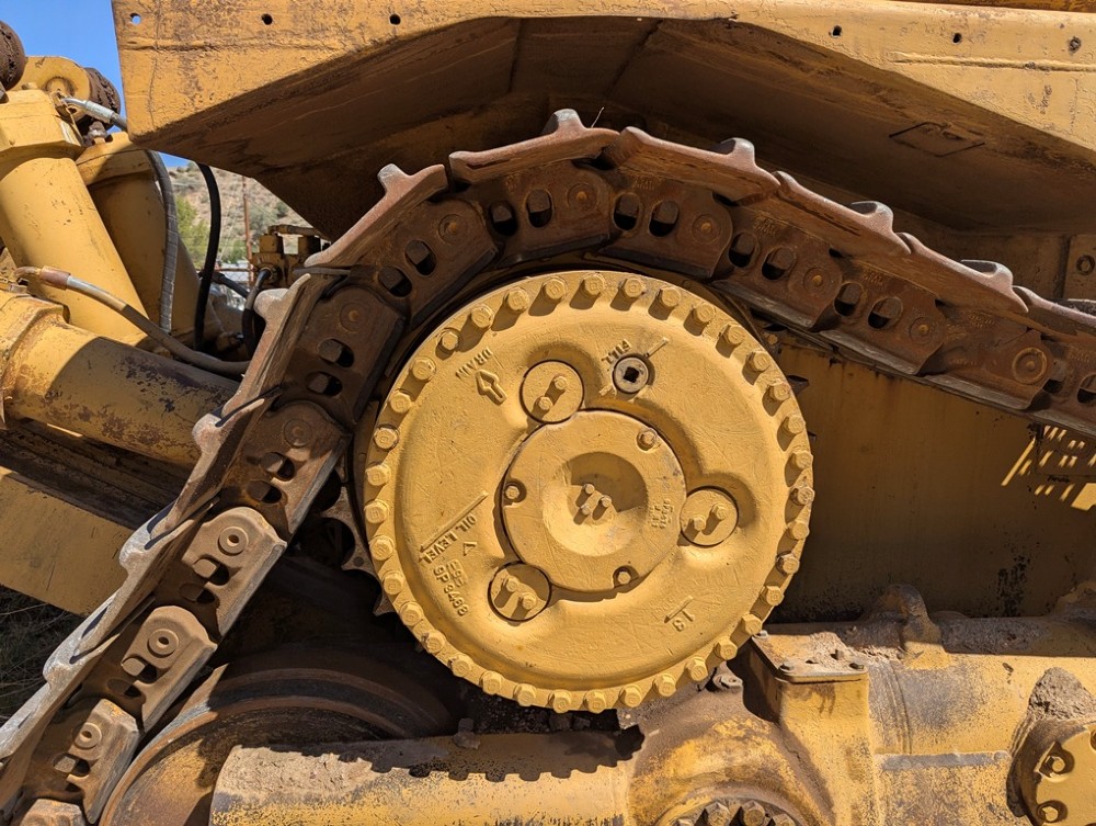 Caterpillar #D8L, Crawler Dozer, refurbished, 1983 - Image 8