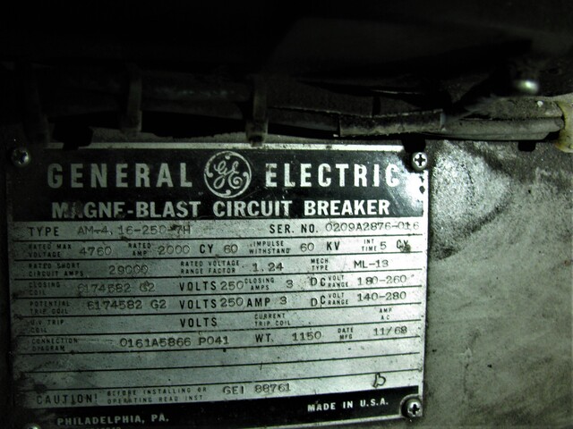 2000 Amps, General Electric #AM-4.16-250-7H, air circuit breaker, Magne-Blast, 1968 - Image 2