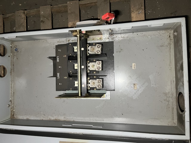 600 Amp. General Electric #THN3366J, non-fused AC safety switch, 3-pole, 600 Volts AC, 250 Volts DC - Image 2
