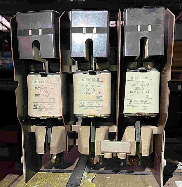 400 Amp. Siemens #3NP5330-OCAOO, fused AC safety switch, 3-pole, 1000 Volts (2 available) - Image 5