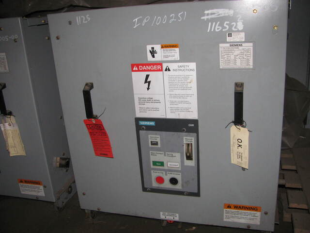 1200 Amps, Siemens #5-GMI-350-1200-78, vacuum circuit breaker, 5 KV, 1999 (5 available) - Image 1