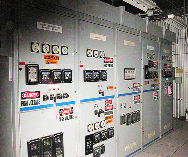 5 KV General Electric Power Vac #VB1-4.16-250, indoor vacuum switchgear, (4) 1200 Amp breakers in (5) - Image 1