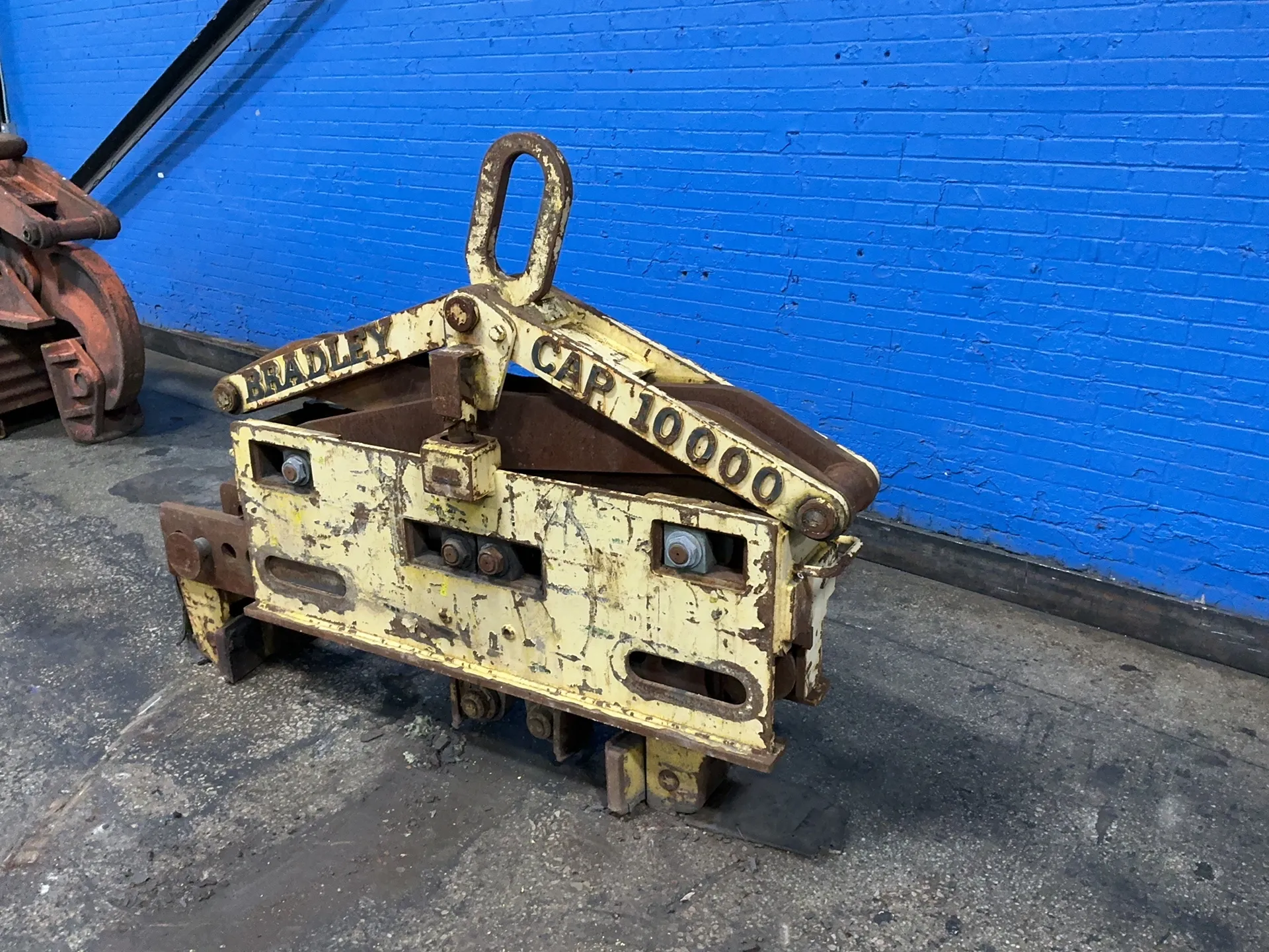 10,000 LB Bradley, Coil Lifter - Image 3