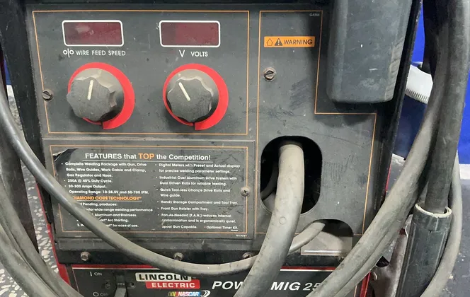 Lincoln Electric #Power Mig 255, Mig Welder, 250 A, 1/60/208/230 (3 available) - Image 1