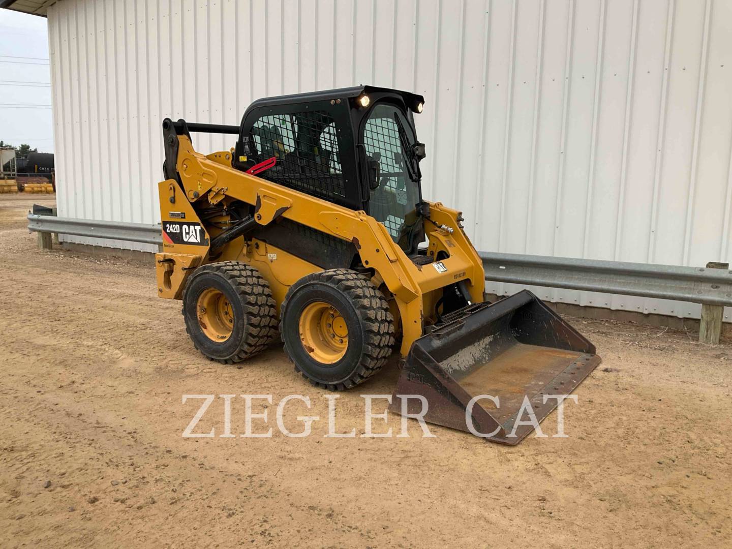 Cat 242D, Skid Steer Loader, 1123 hours, S/N: DZT03777, 2017 - Image 2